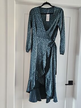 Simplee Apparel Teal Leopard-Print High-Low Wrap Dress